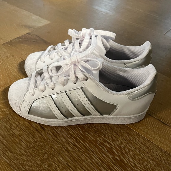 New with box and tag (detached, but never worn) - Picture 4 of 6